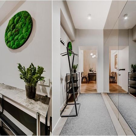 Old Town Apartment L Self Check In Vilnius Bagian luar foto