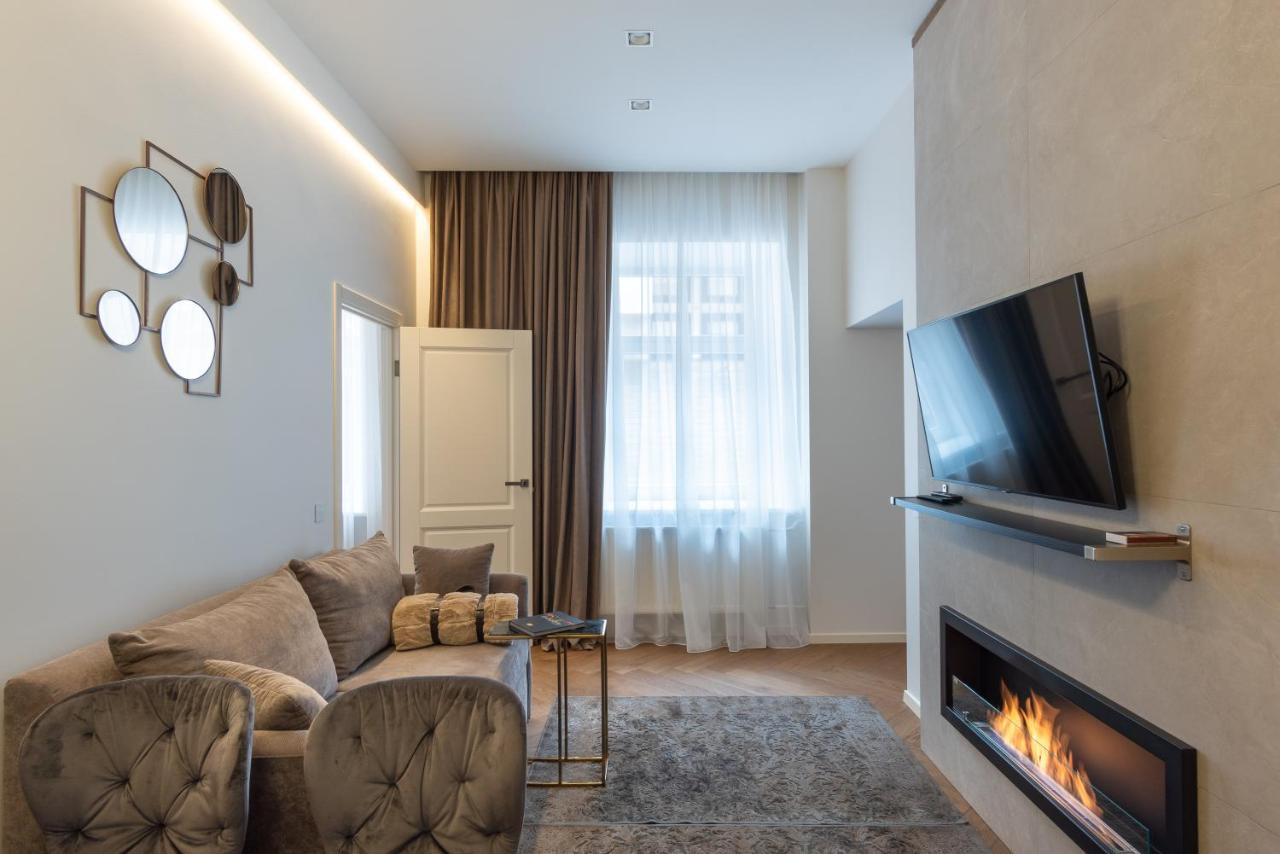 Old Town Apartment L Self Check In Vilnius Bagian luar foto