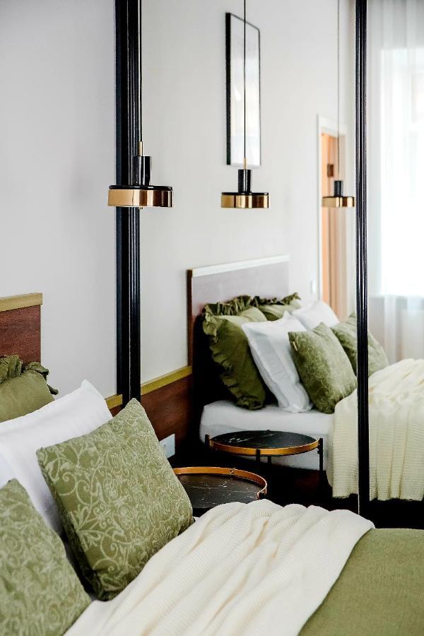 Old Town Apartment L Self Check In Vilnius Bagian luar foto