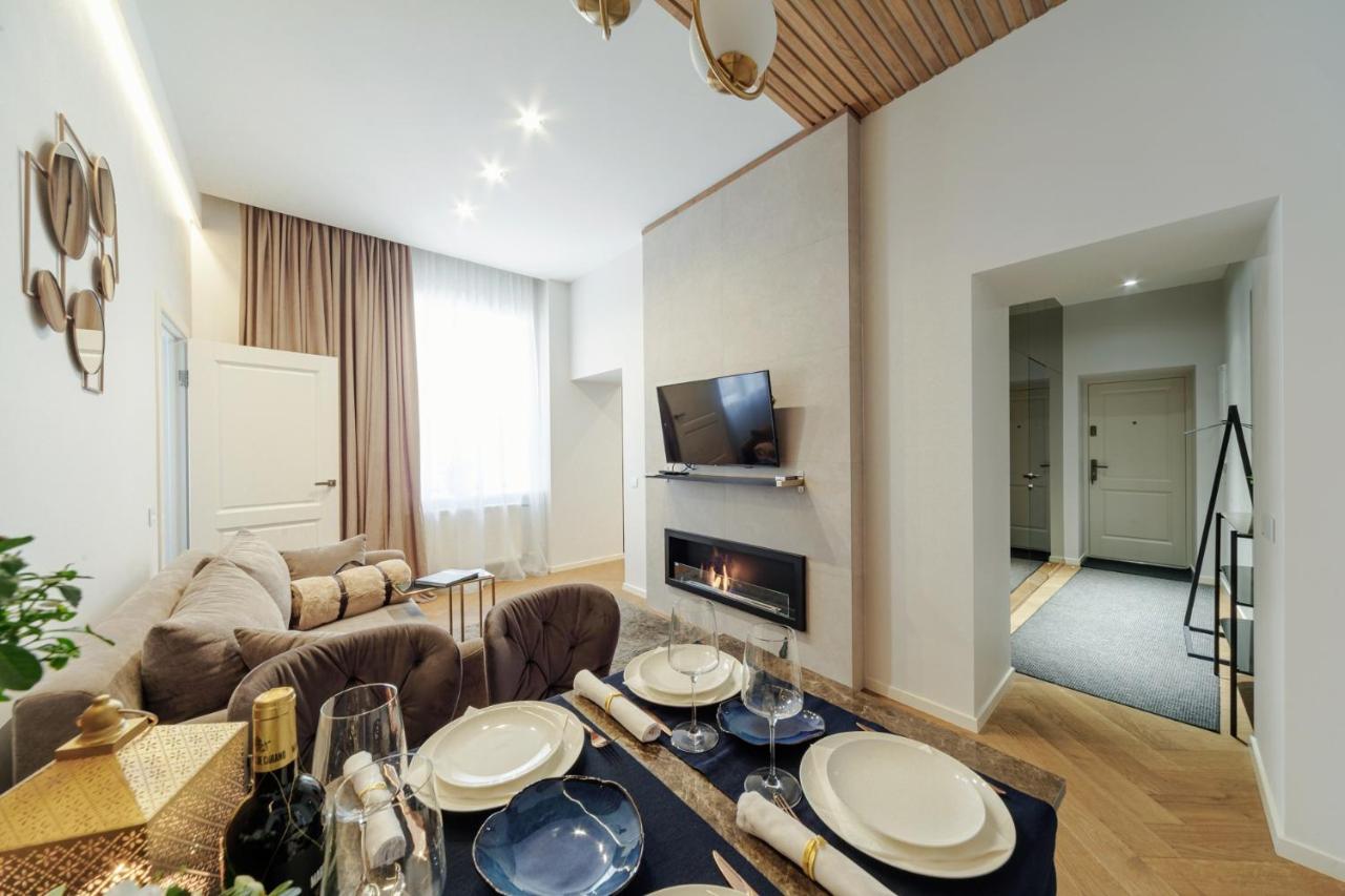 Old Town Apartment L Self Check In Vilnius Bagian luar foto